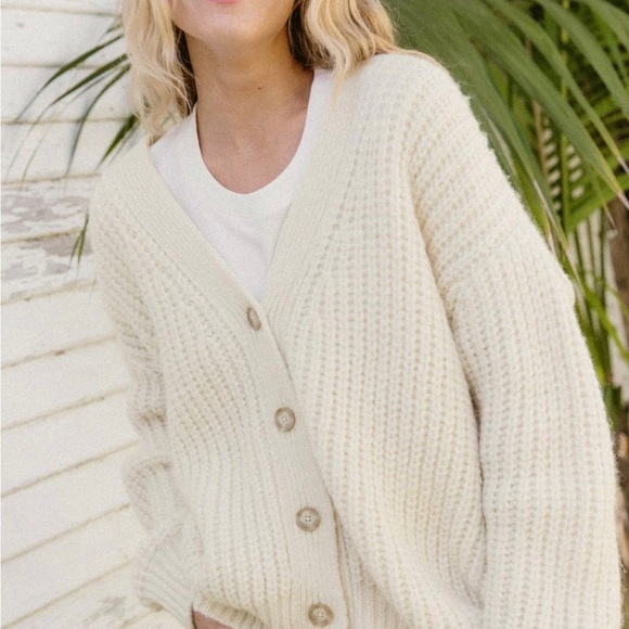 JENNI KAYNE Oversized Alpaca Cocoon Cardigan in Ivory/White/Cream - Picture 2 of 10